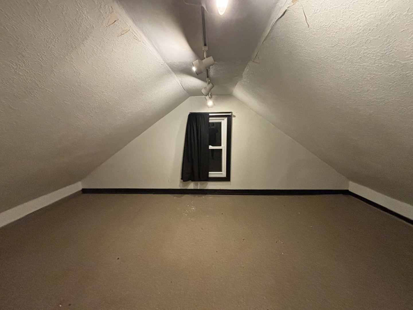 309 North River Road Fox River Grove, IL 60021 - Photo 9 of 13 a view of a room with a hallway