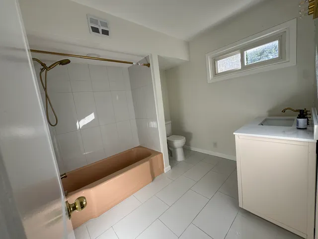 $2,900 | 709 West Glencoe Road, Palatine, IL 60067