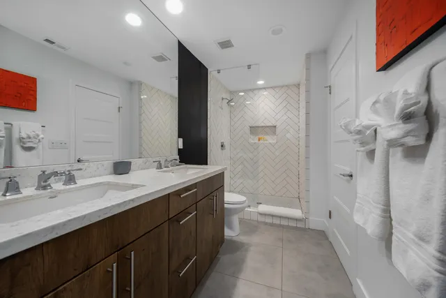 $10,000 | 505 North Camino Real, Palm Springs, CA 92262