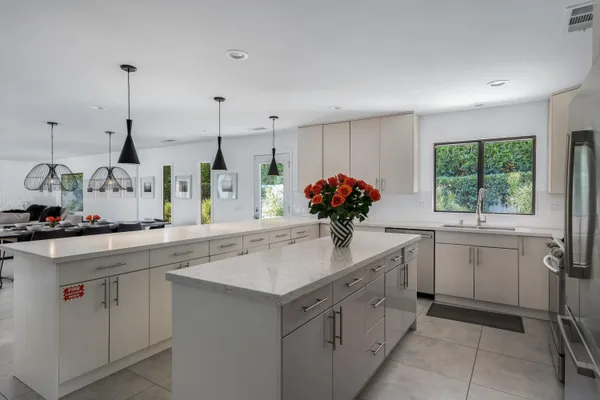 $9,500 | 505 North Camino Real, Palm Springs, CA 92262