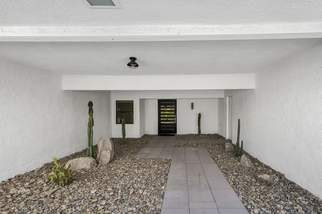 $10,000 | 505 North Camino Real, Palm Springs, CA 92262