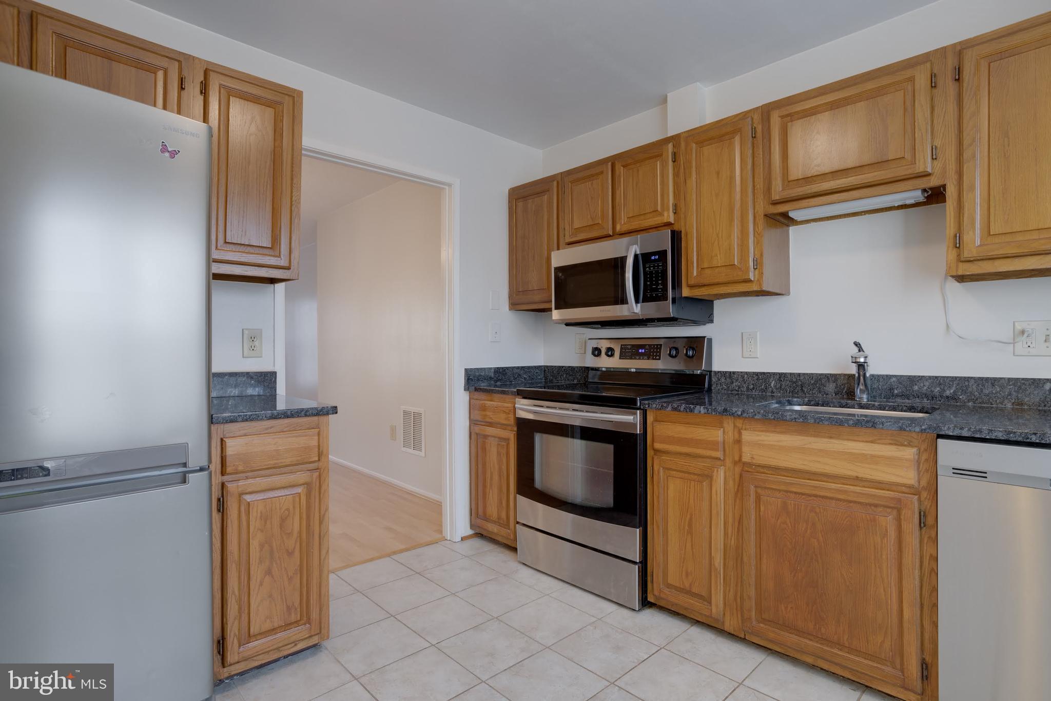 2474 Ridgehampton Court Reston, VA 20191 - Photo 8 of 25