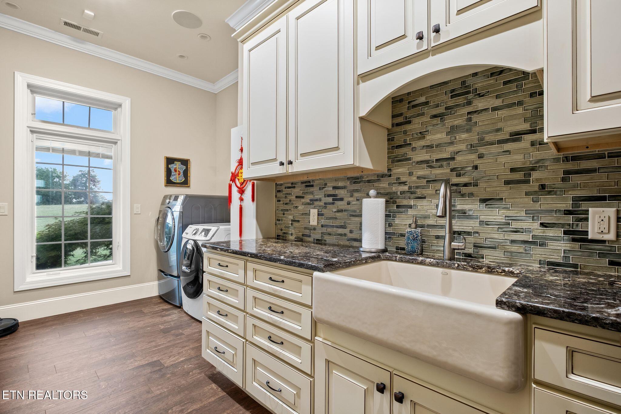 9676 Heard Ridge Road Monroe, TN 38573 - Photo 25 of 59 Laundry Room / Mud Room
