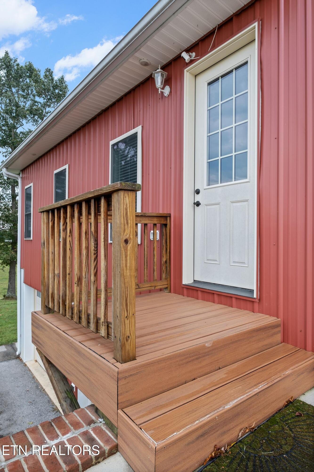 9676 Heard Ridge Road Monroe, TN 38573 - Photo 50 of 59 Guest Suite Entrance