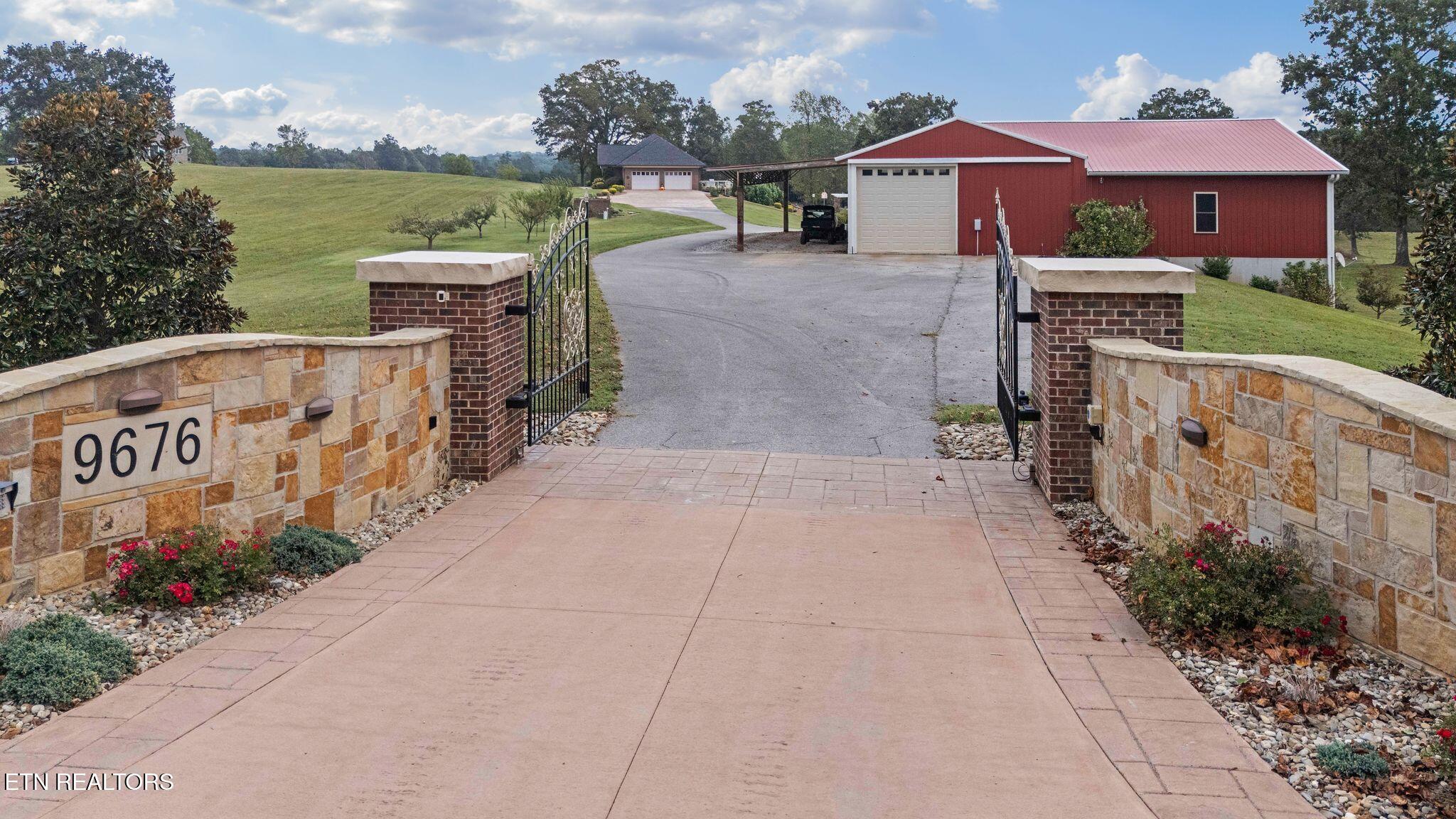 9676 Heard Ridge Road Monroe, TN 38573 - Photo 8 of 59 Gated Entrance