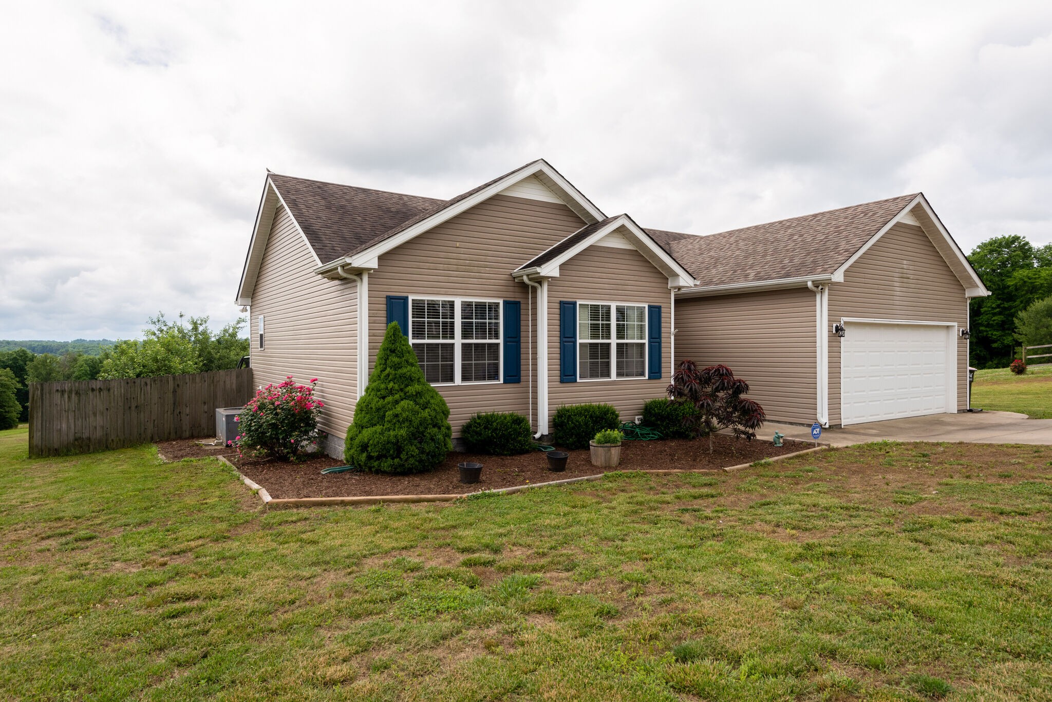 1210 Grays Chapel Road Southside, TN 37171 - Photo 2 of 29 Gallery Image 2