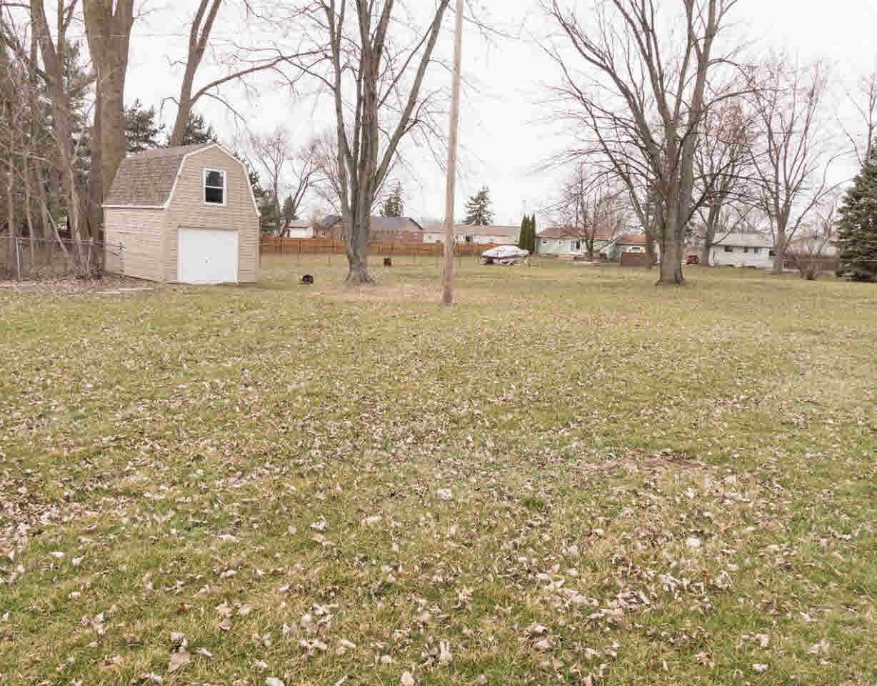 2437 Davis Street Fenton, MI 48430 - Photo 10 of 35 21283933-9.JPG