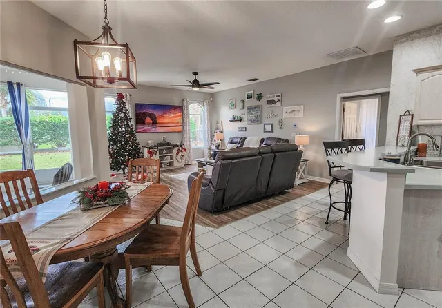 $369,900 | 42 Woodlyn Lane, Palm Coast, FL 32164