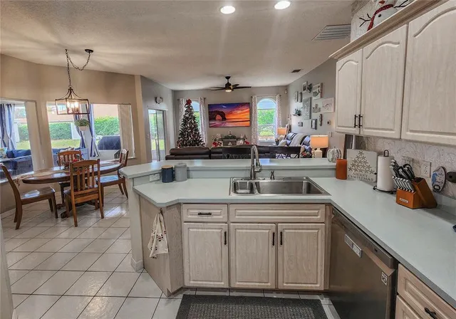 $369,900 | 42 Woodlyn Lane, Palm Coast, FL 32164