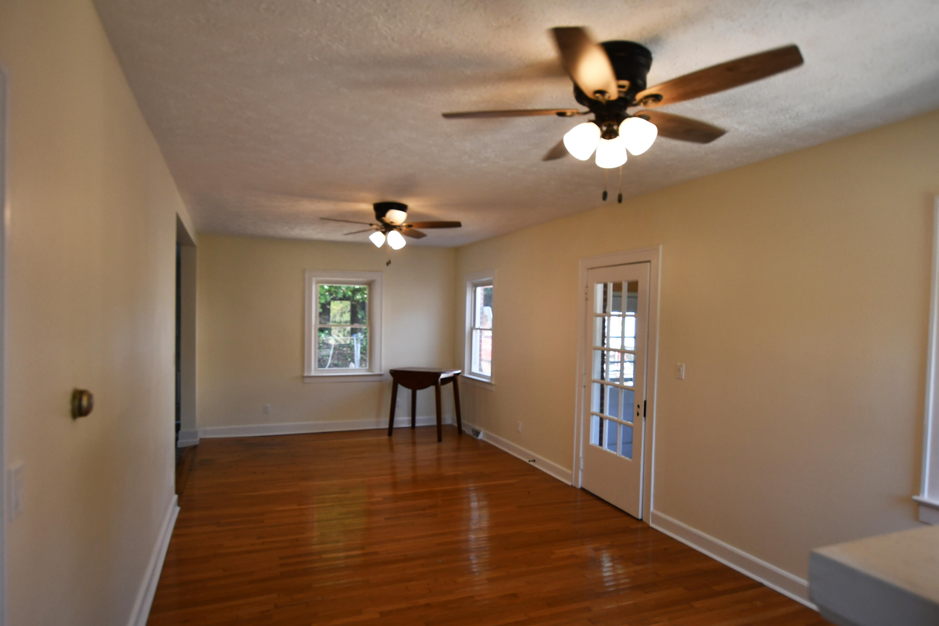 291 Main Street Irvine, KY 40336 - Photo 15 of 32 Living room!