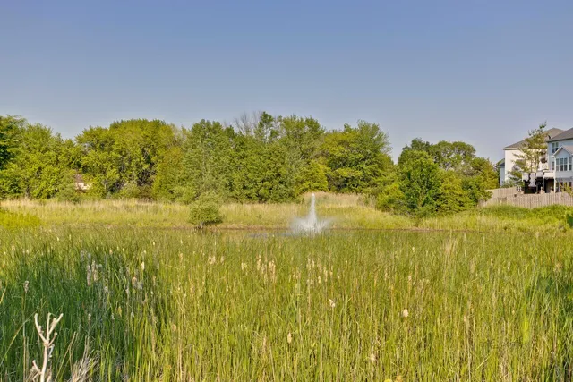 $542,500 | 325 Cedar Ridge Drive, Lake Villa, IL 60046