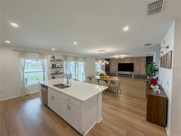 $550,000 | 374 Pine Tree Brg Trail, St. Cloud, FL 34772