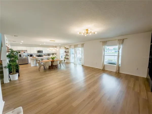 $550,000 | 374 Pine Tree Brg Trail, St. Cloud, FL 34772