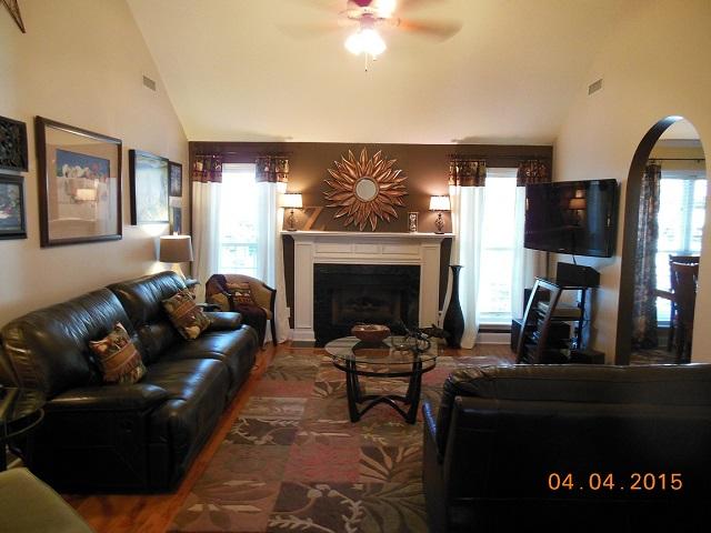 196 Lancaster Road Summerville, SC 29485 - Photo 23 of 36 Living Room (3)