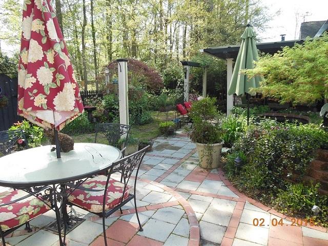 196 Lancaster Road Summerville, SC 29485 - Photo 6 of 36 Backyard (5)