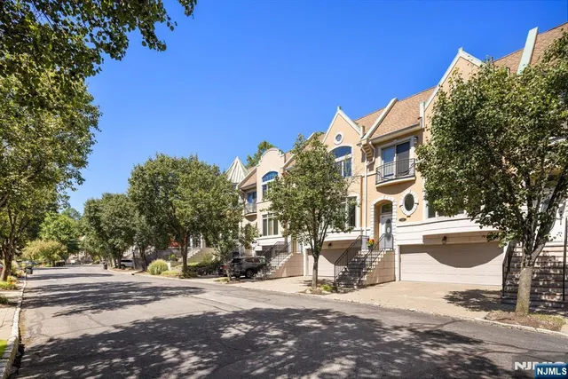 $959,000 | 121 Winding Creek, Old Tappan, NJ 07675