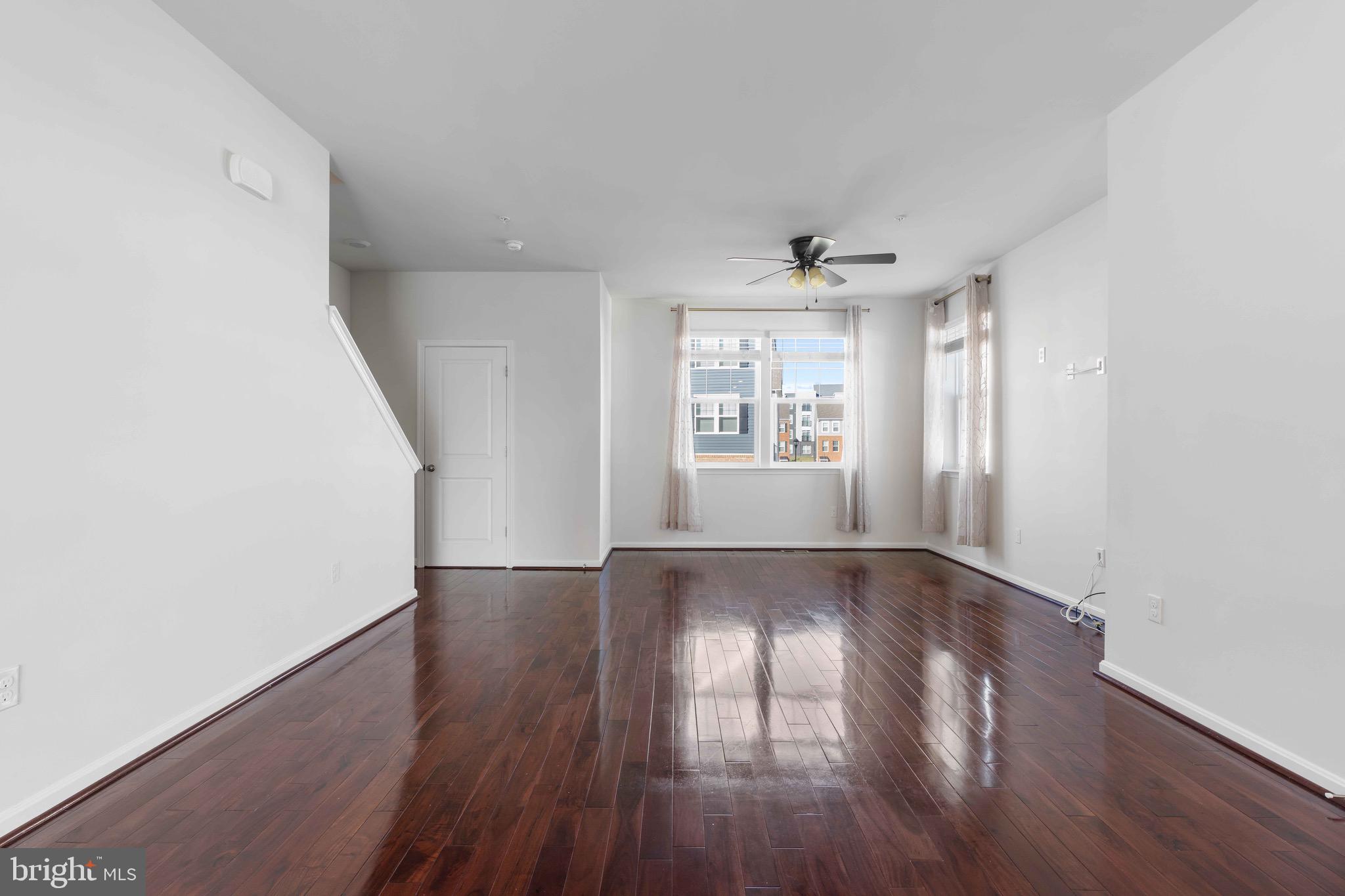 9710 Ruby Lockhart Boulevard Bowie, MD 20721 - Photo 13 of 40 Living Room