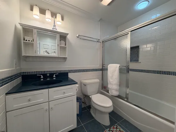 a close up view of a washer and dryer