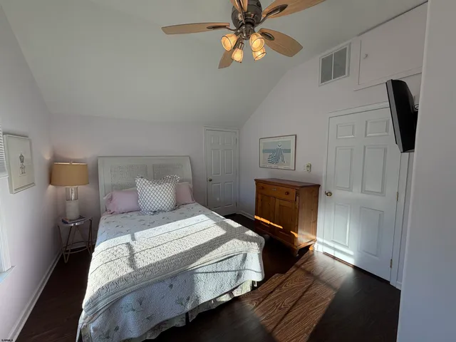 $33,000 | 26 South Coolidge Avenue, Margate City, NJ 08402