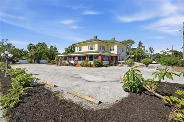 $1,300,000 | 337 8th Avenue West, Palmetto, FL 34221