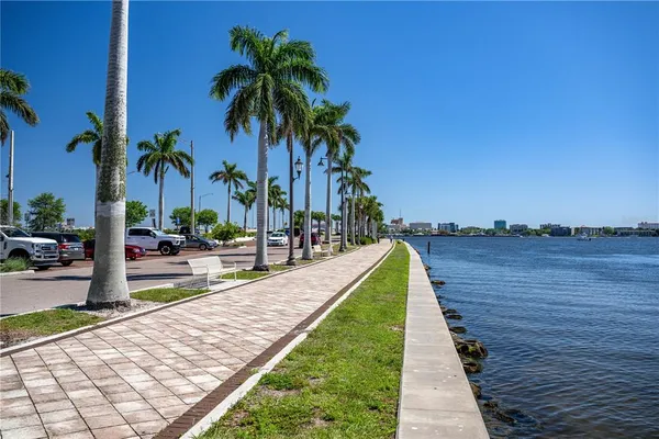 $1,300,000 | 337 8th Avenue West, Palmetto, FL 34221