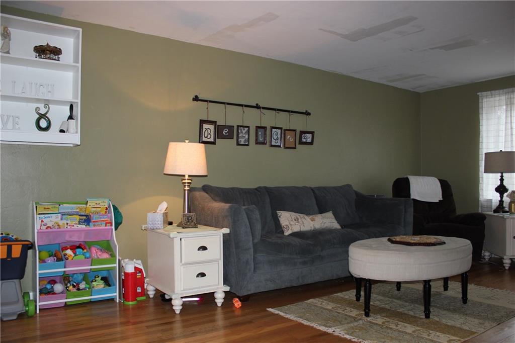 859 Rolling Rock Road Pittsburgh, PA 15234 - Photo 5 of 25 Gallery Image 5