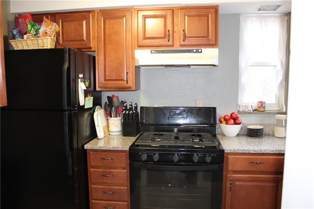 859 Rolling Rock Road Pittsburgh, PA 15234 - Photo 10 of 25 Gallery Image 10