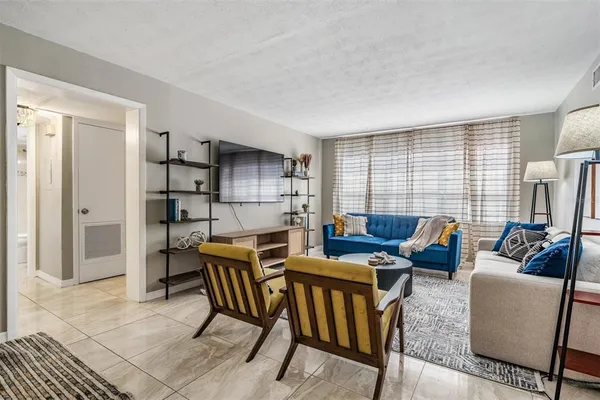 $2,800 | 3718 West McKay Avenue, Unit 104, Tampa, FL 33609