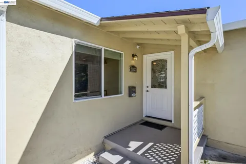 $1,250,000 | 21132 Tyee Court, Castro Valley, CA 94546