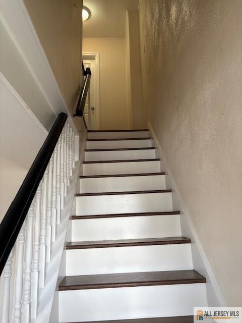 327 Leon Avenue, Unit 1 Perth Amboy, NJ 08861 - Photo 13 of 20 a view of entryway