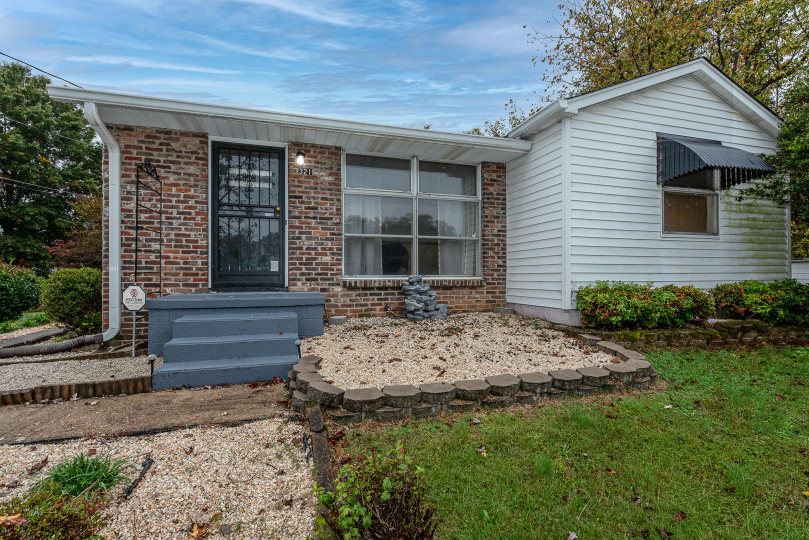 321 Stone Road Knoxville, TN 37920 - Photo 2 of 16 Front