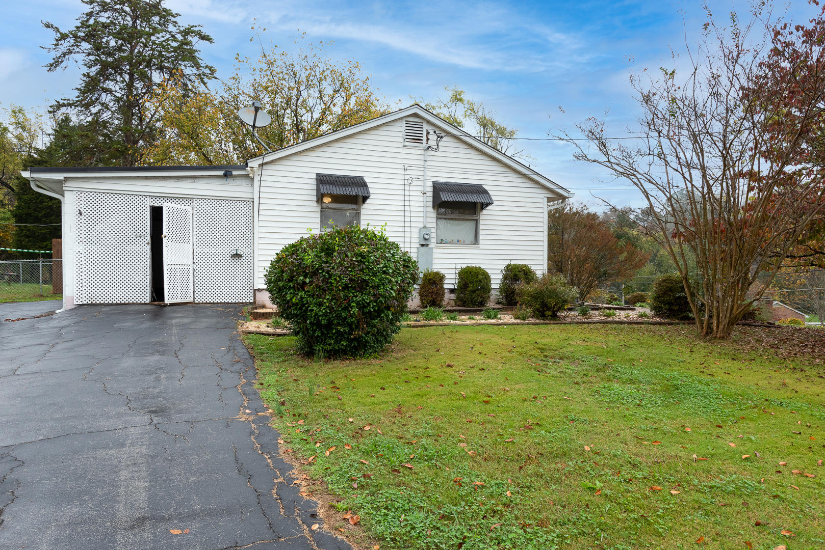321 Stone Road Knoxville, TN 37920 - Photo 15 of 16 Carport can easily be opened up again