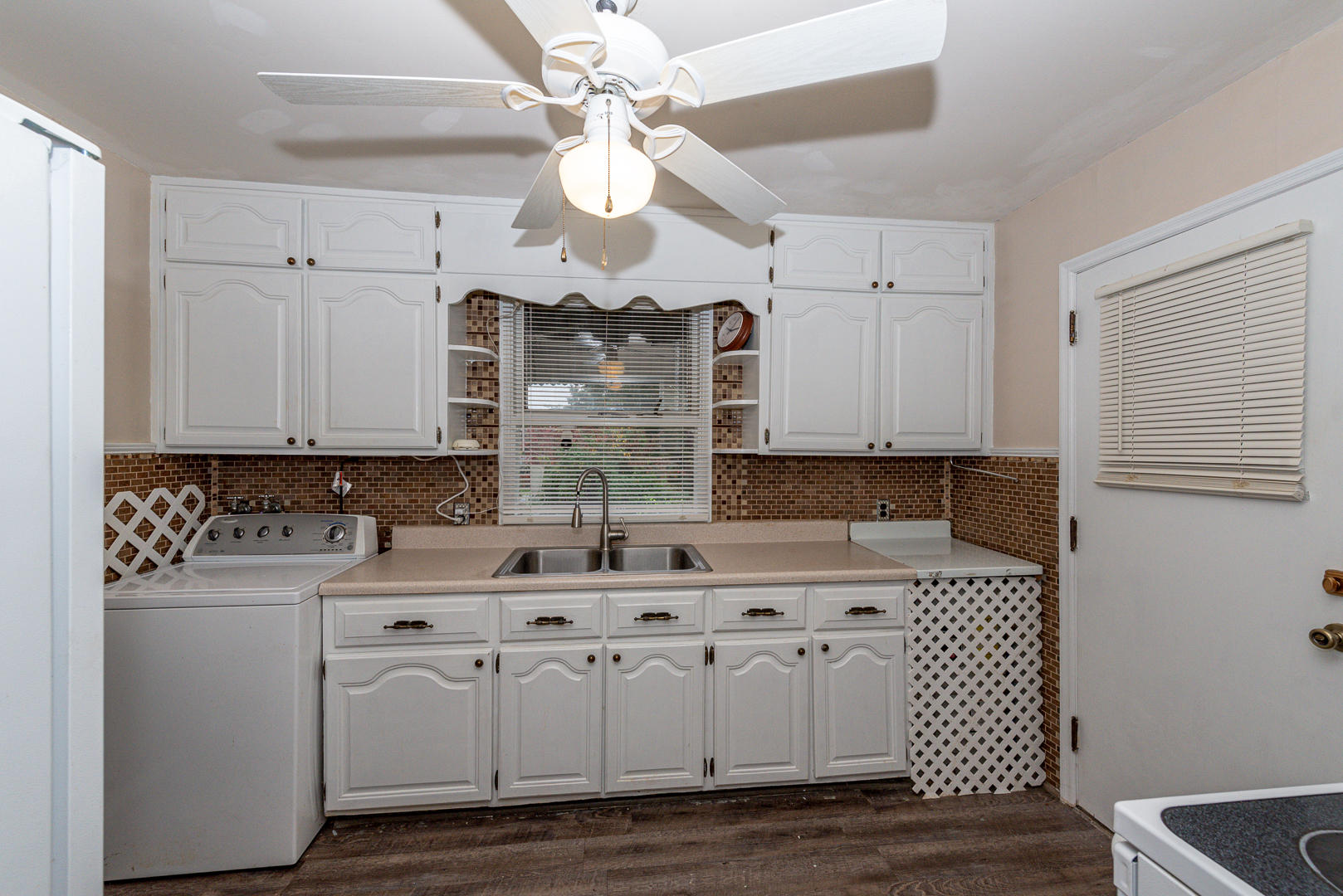 321 Stone Road Knoxville, TN 37920 - Photo 3 of 16 Kitchen from Dining Room