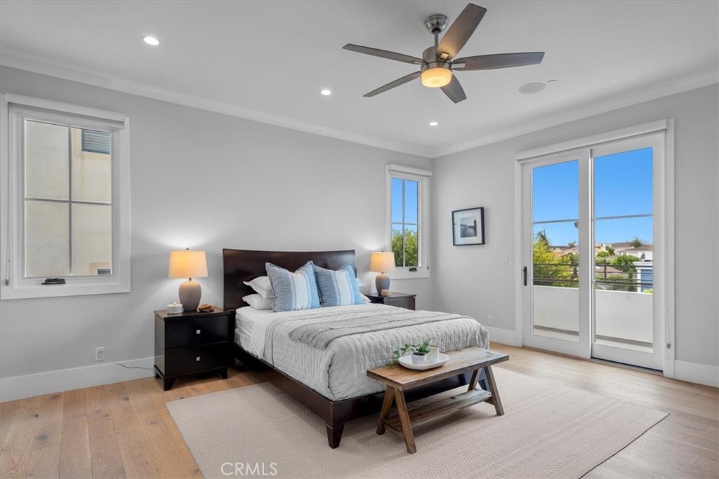 1920 Gates Avenue, Unit B Redondo Beach, CA 90278 - Photo 15 of 31 Primary bedroom suite with balcony