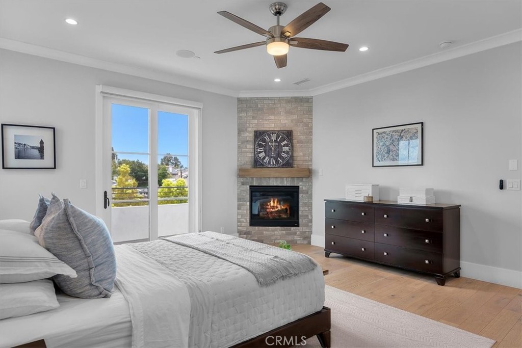 1920 Gates Avenue, Unit B Redondo Beach, CA 90278 - Photo 17 of 31 Primary bedroom suite with fireplace