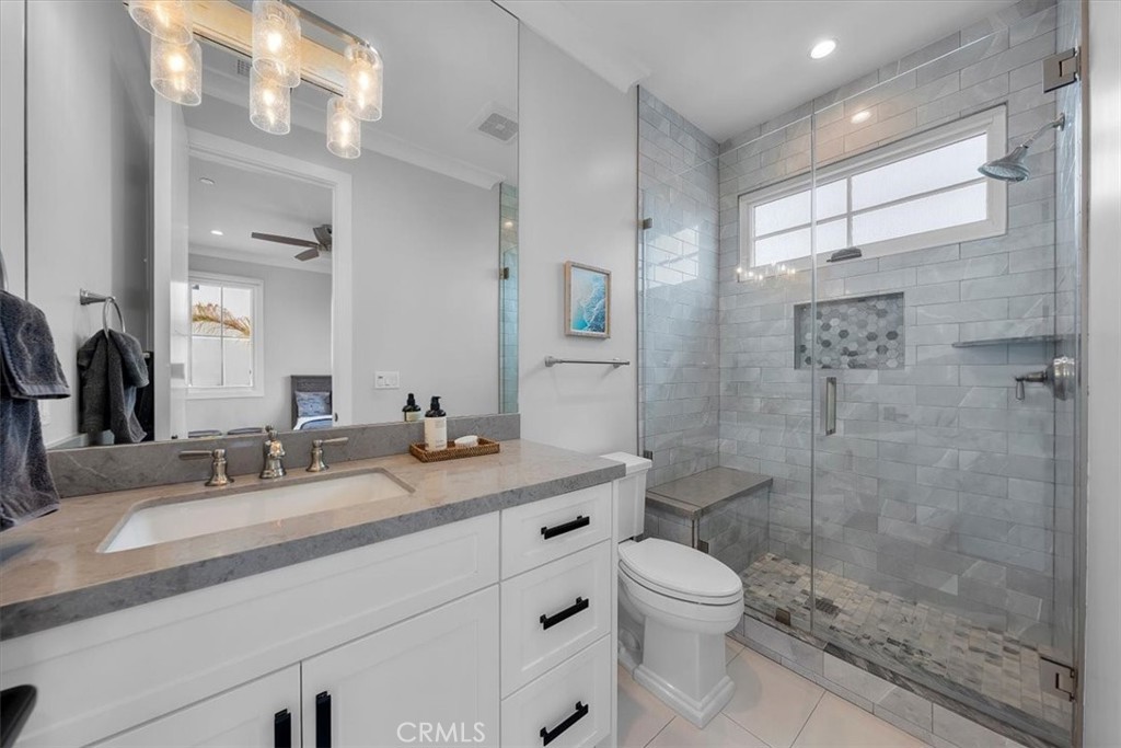 1920 Gates Avenue, Unit B Redondo Beach, CA 90278 - Photo 22 of 31 Ensuite bathroom #2