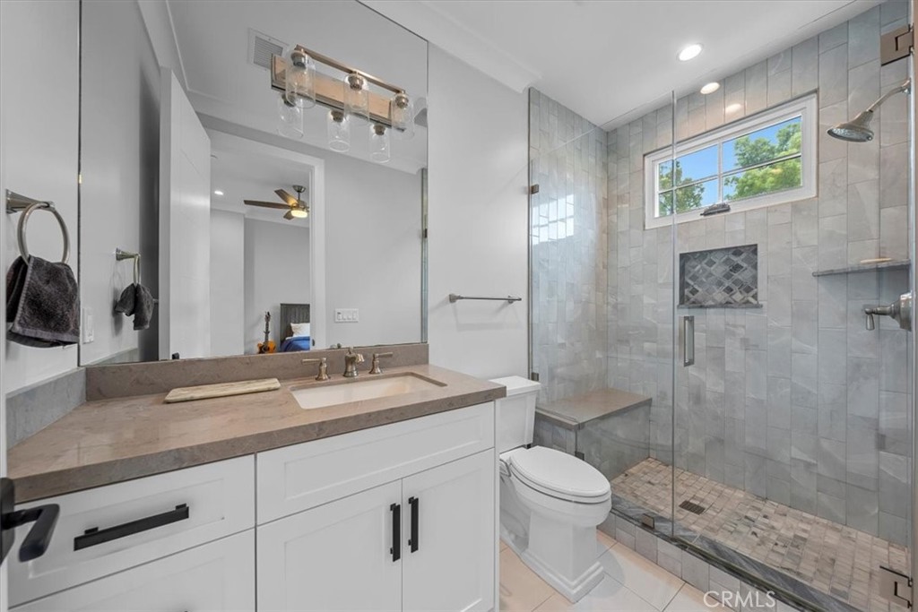 1920 Gates Avenue, Unit B Redondo Beach, CA 90278 - Photo 28 of 31 Ensuite bathroom #4