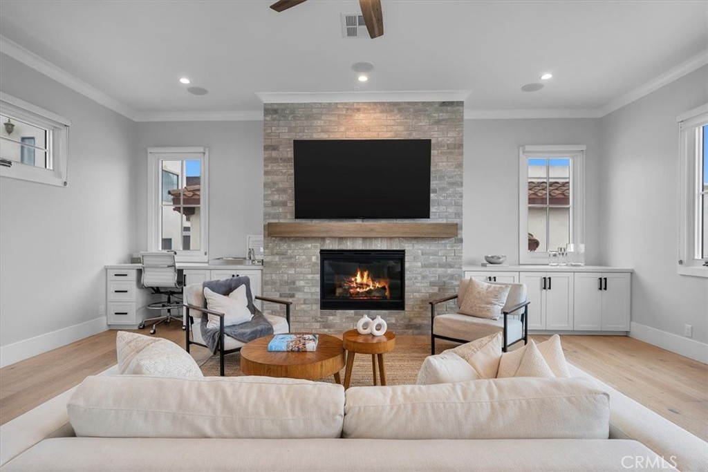 1920 Gates Avenue, Unit B Redondo Beach, CA 90278 - Photo 5 of 31 Living room with fireplace and built ins