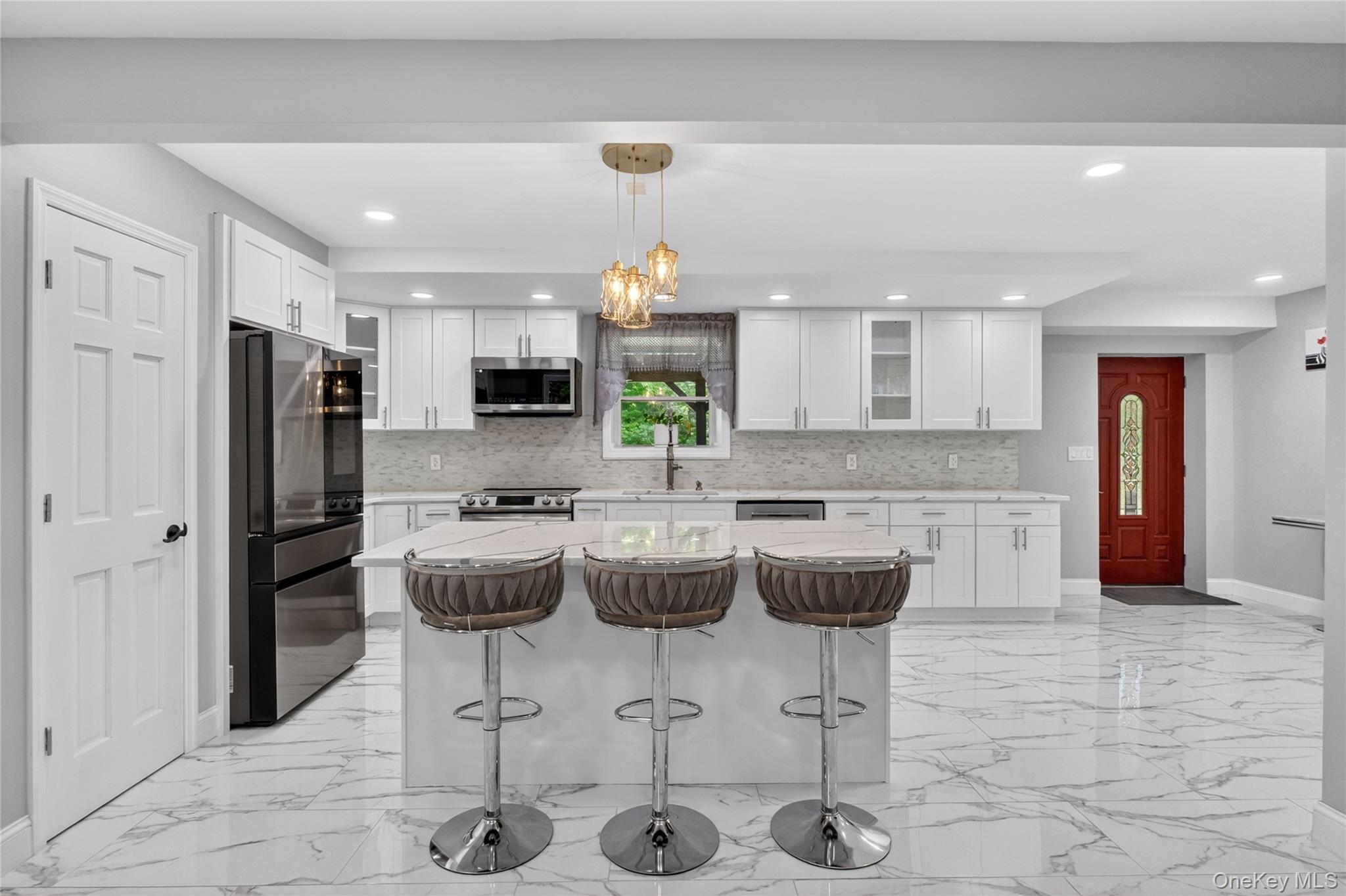 142 Hawleys Corners Road Highland, NY 12528 - Photo 23 of 43 Kitchen with island granite