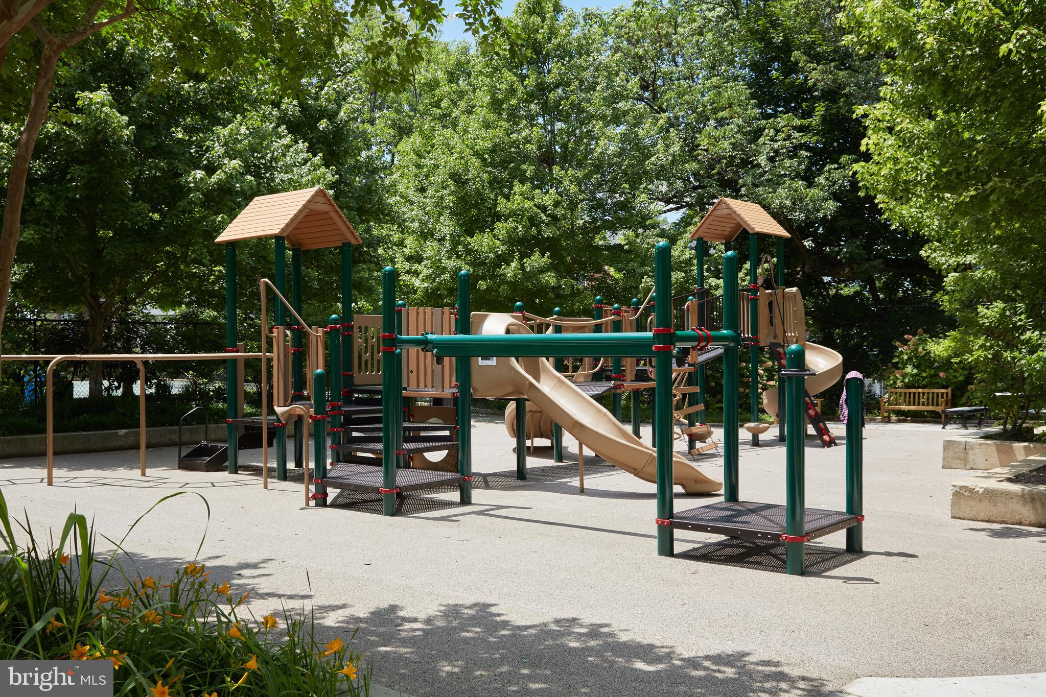 1802 Kalorama Square, Unit 16 Washington, DC 20008 - Photo 56 of 58 a view of outdoor space and porch