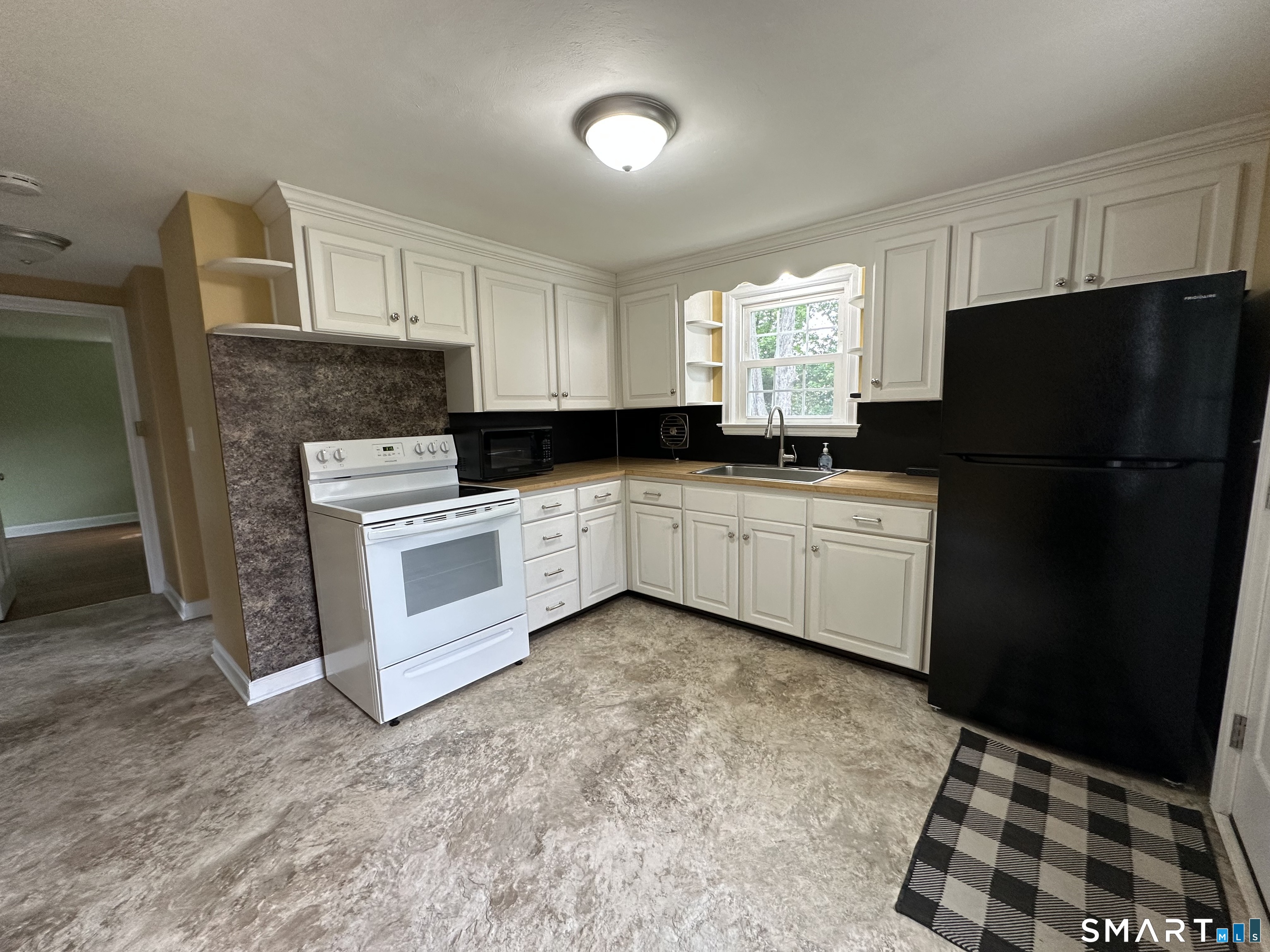 38 Cedar Ridge Road Newington, CT 06111 - Photo 2 of 40