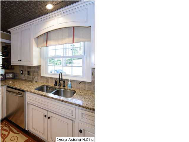 1208 Green Glen Road Birmingham, AL 35216 - Photo 10 of 32