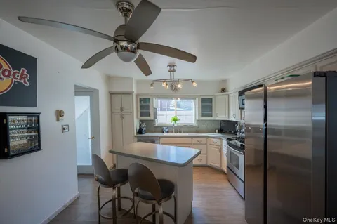 $1,599,999 | 196-11 Pompeii Avenue | Holliswood Jamaica