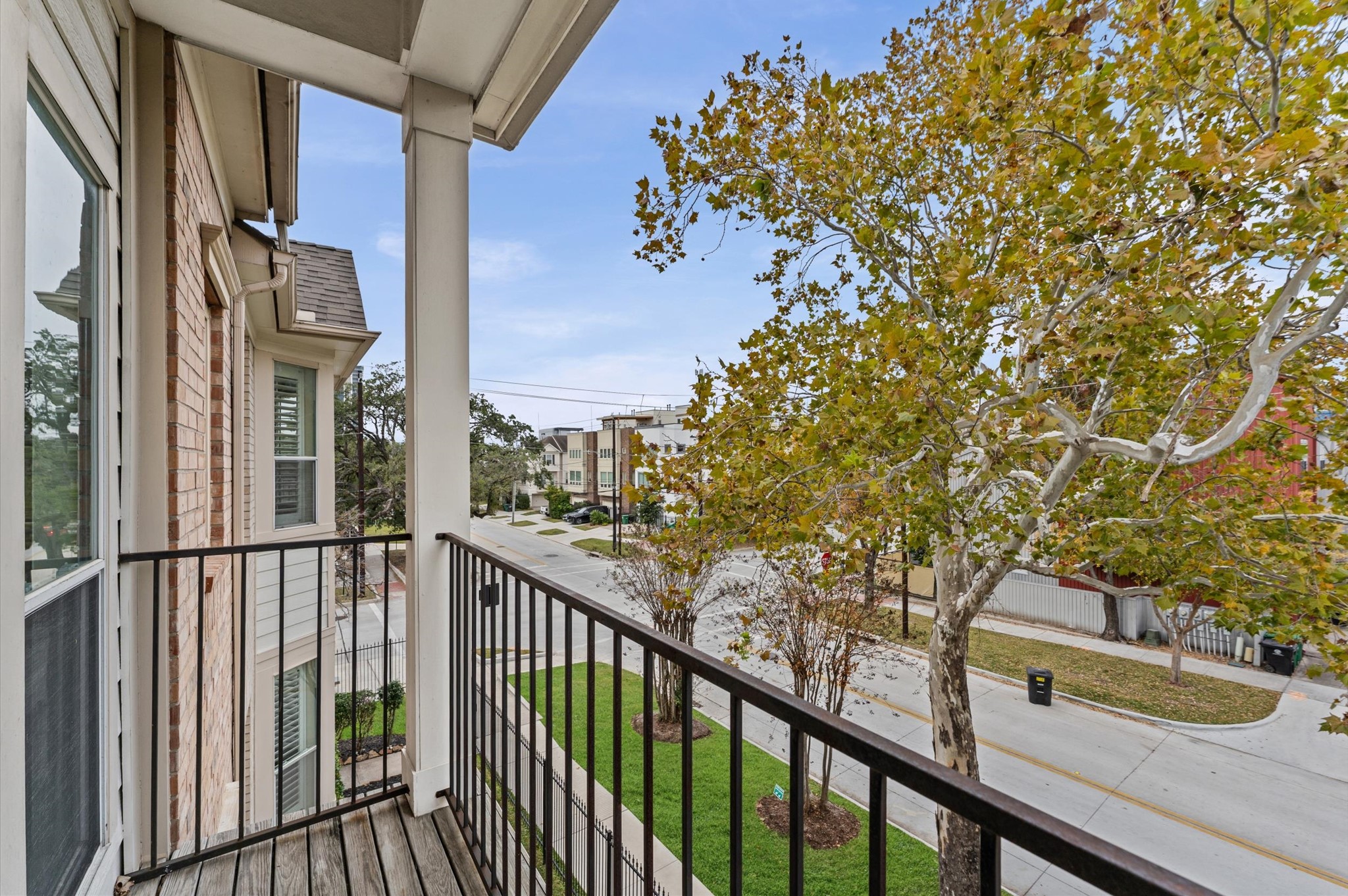 2905 Crawford Street Houston, TX 77004 - Photo 21 of 28 a view of a balcony with an outdoor space