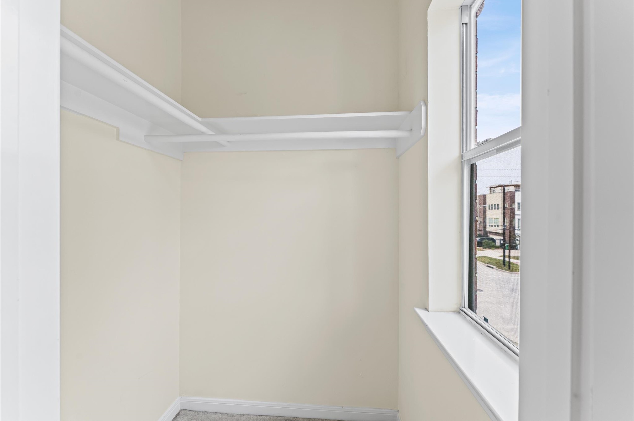 2905 Crawford Street Houston, TX 77004 - Photo 22 of 28 a view of a hallway