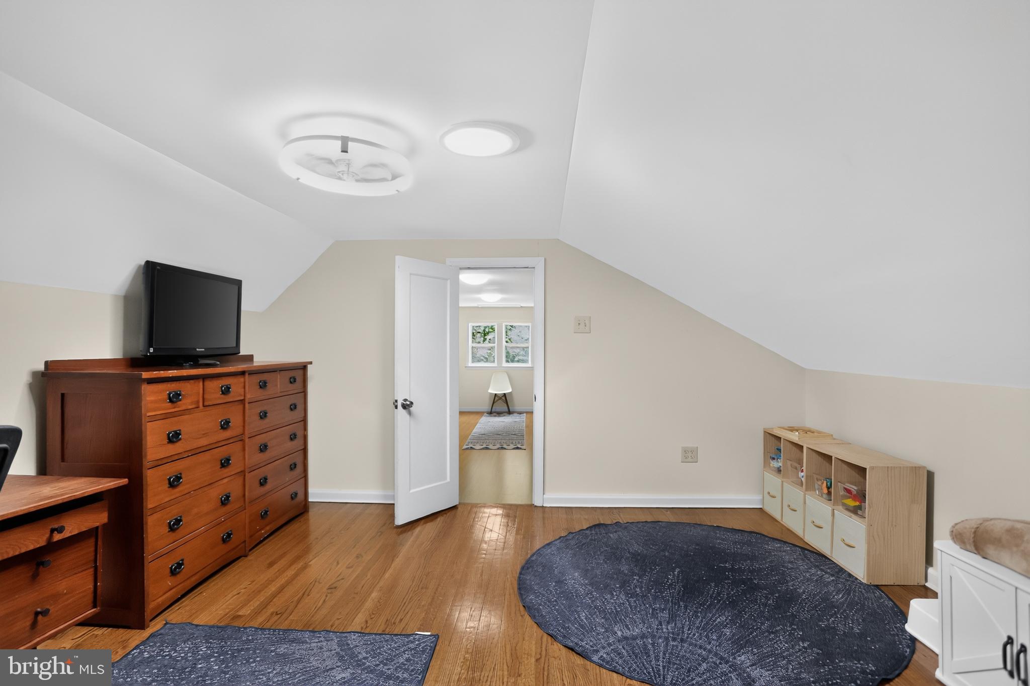 302 Bridgeboro Road Moorestown, NJ 08057 - Photo 17 of 31 Sitting room in Master