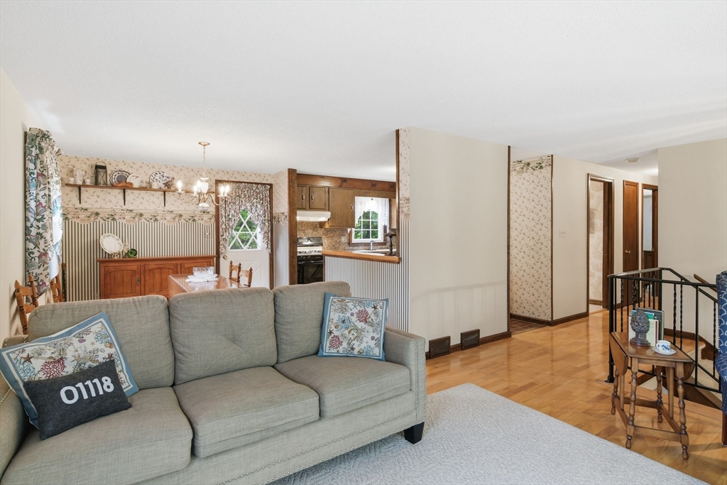 68 Deepfield Road Springfield, MA 01118 - Photo 6 of 40 Gallery Image 6