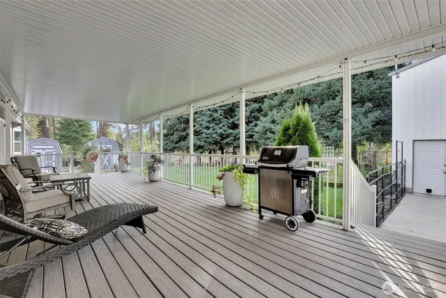 $560,000 | 38911 North Newport Highway, Elk, WA 99009