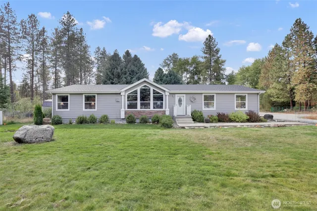 $560,000 | 38911 North Newport Highway, Elk, WA 99009