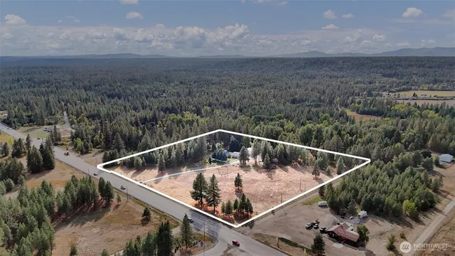 $560,000 | 38911 North Newport Highway, Elk, WA 99009